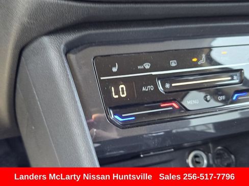 Used 2024 Volkswagen Tiguan SE AWD/4WD image 20