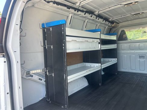 Used 2017 Chevrolet Express 2500 RWD image 22