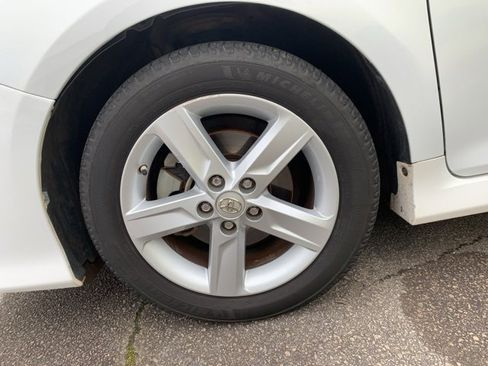 Used 2013 Toyota Camry SE image 7