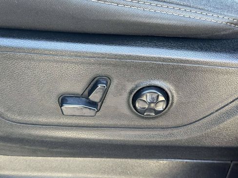 Used 2019 RAM 1500 Big Horn AWD/4WD image 17