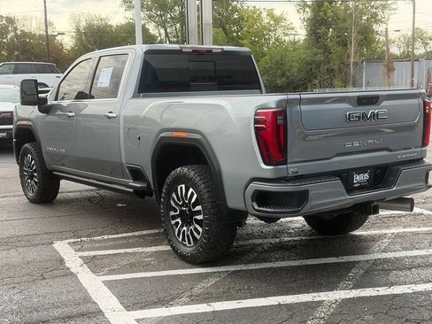 Used 2025 GMC Sierra 2500 Denali Ultimate AWD/4WD image 8