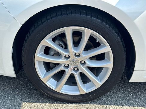 Used 2013 Toyota Avalon Limited image 11