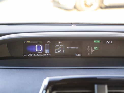 Certified 2020 Toyota Prius L Eco image 23