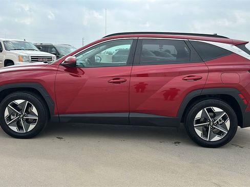 Certified 2025 Hyundai Tucson SEL image 9