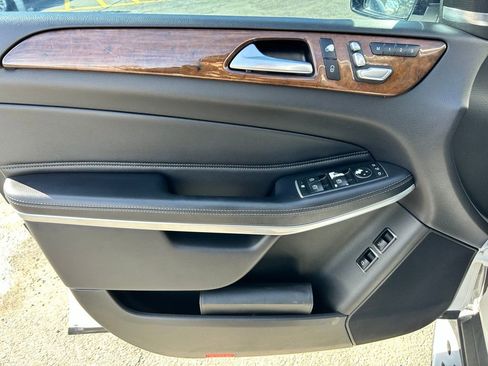 Used 2018 Mercedes-Benz GLS 550 4MATIC w/ Driver Assistance Package image 23