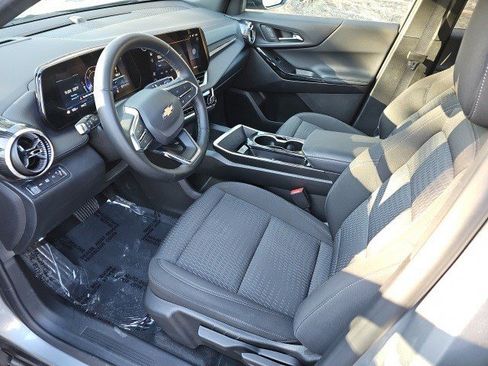 Used 2025 Chevrolet Equinox LT image 19