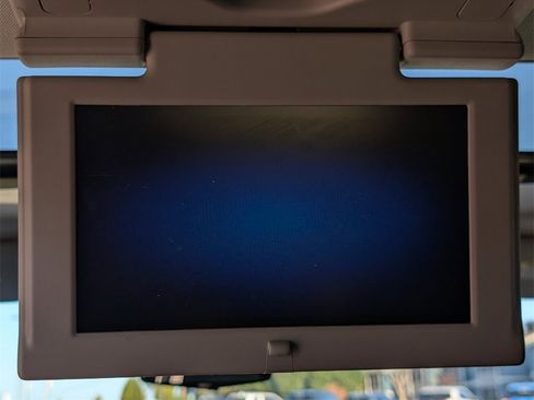 Used 2020 Cadillac Escalade Premium Luxury image 16