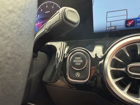 Certified 2025 Mercedes-Benz GLA 250 4MATIC image 19