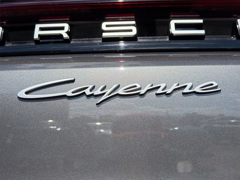 Used 2025 Porsche Cayenne Coupe image 11