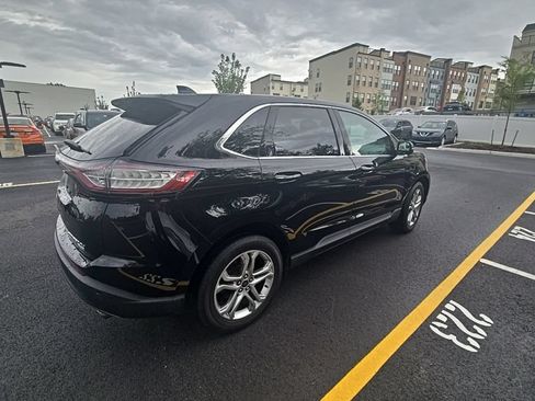 Used 2018 Ford Edge Titanium w/ Equipment Group 301A FWD image 5