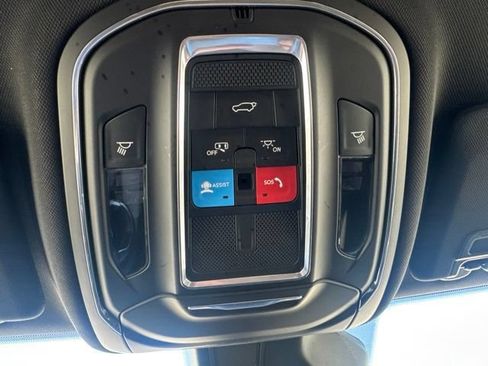 Used 2023 Jeep Grand Cherokee Altitude AWD/4WD image 27