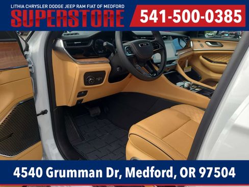 New 2026 Jeep Grand Cherokee Summit w/ Obsidian Package AWD/4WD image 10