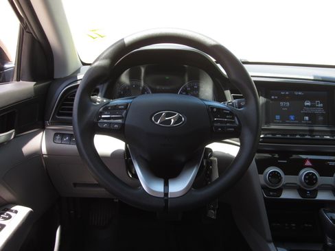 Used 2019 Hyundai Elantra SEL FWD image 21