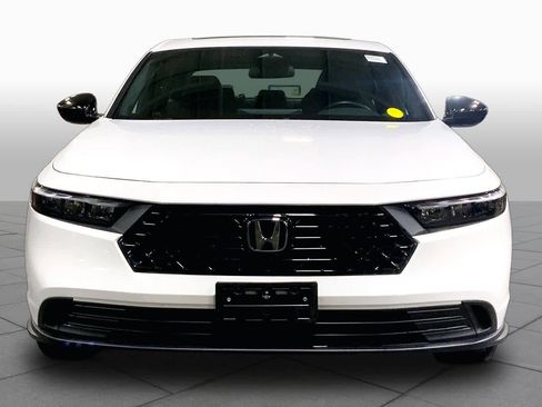 Used 2025 Honda Accord Sport image 4