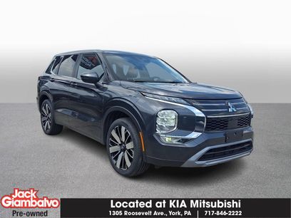 Used 2025 Mitsubishi Outlander SE
