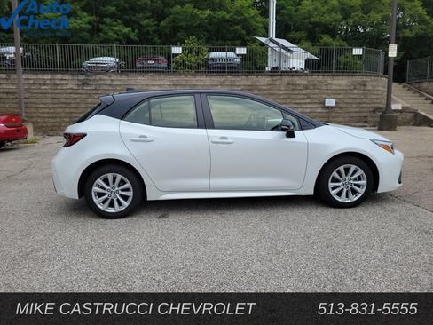 Used 2024 Toyota Corolla SE w/ SE Package FWD image 6