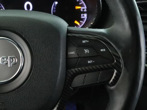 Used 2018 Jeep Grand Cherokee Altitude image 10