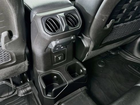 Used 2018 Jeep Wrangler Unlimited Rubicon AWD/4WD image 26