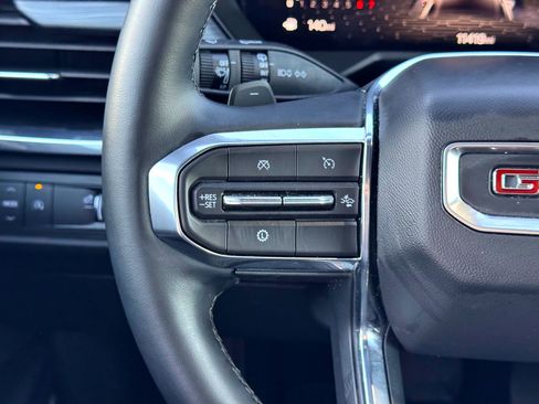 Used 2025 GMC Acadia Elevation image 25