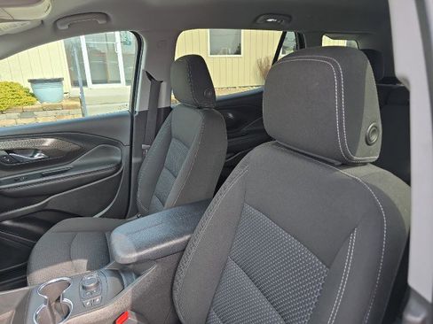 Used 2023 GMC Terrain SLE w/ Driver Convenience Package image 17