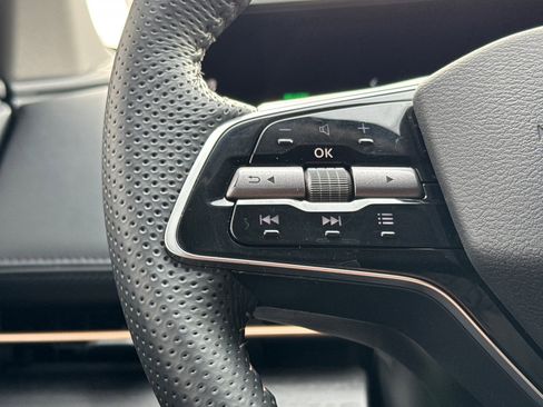 Certified 2024 Nissan Ariya FWD image 28