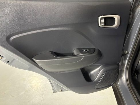 Used 2025 Hyundai Venue SEL FWD image 38