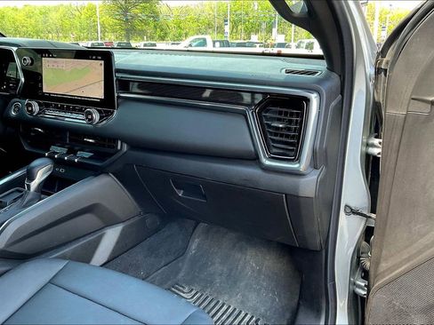 Used 2024 GMC Canyon Elevation w/ Elevation Premium Package image 15