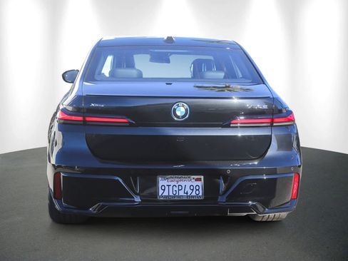 Used 2025 BMW 750e xDrive w/ Premium Package image 5