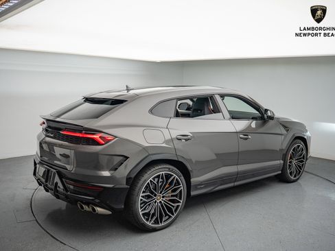 Used 2025 Lamborghini Urus SE image 17