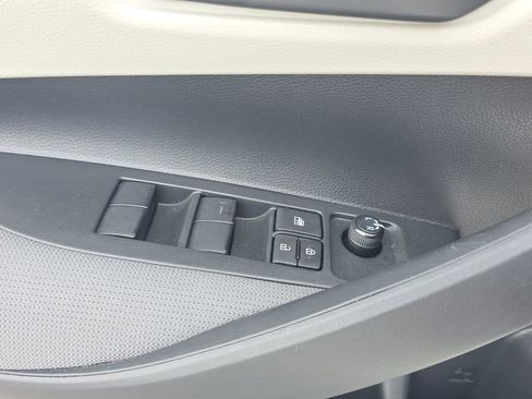 Used 2022 Toyota Corolla LE FWD image 18