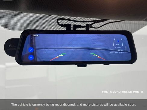 Used 2016 Nissan Versa SV FWD image 13