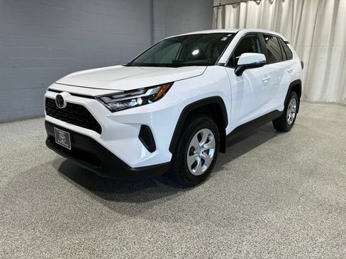 Used 2023 Toyota RAV4 LE AWD/4WD image 5