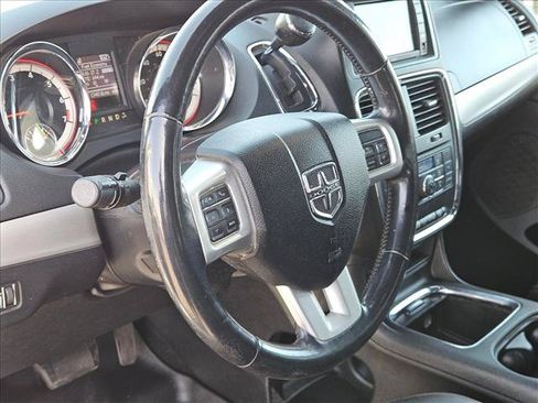 Used 2018 Dodge Grand Caravan GT FWD image 14