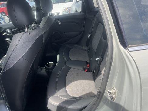 Used 2016 MINI Cooper 4-Door Hardtop FWD image 10