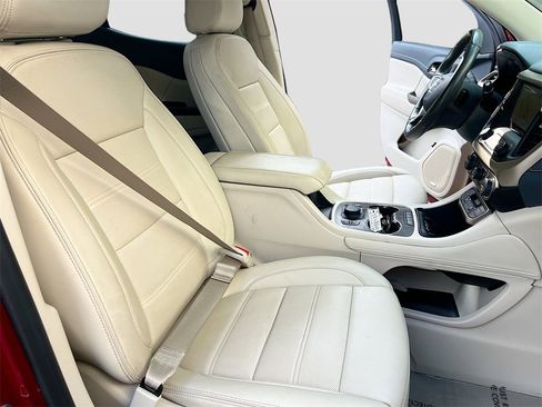 Used 2022 GMC Acadia Denali w/ Denali Ultimate Package image 32