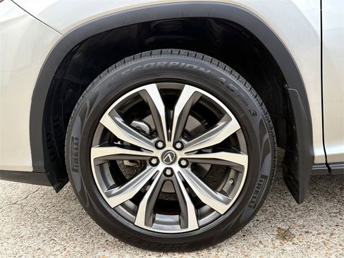 Used 2020 Lexus RX 350L Premium w/ Premium Package image 9