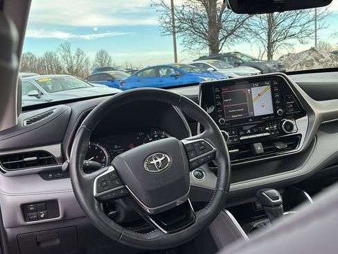 Used 2020 Toyota Highlander Limited image 13