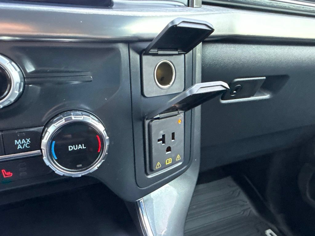 Used 2022 Ford F150 Lariat w/ Equipment Group 502A High AWD/4WD image 37
