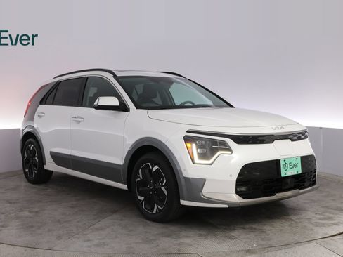 Used 2024 Kia Niro Wave w/ Wave Preserve Package FWD image 13