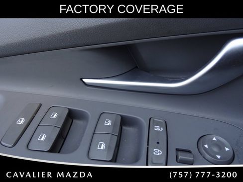 Used 2023 Hyundai Elantra SEL FWD image 11