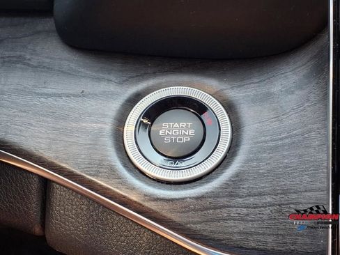 Used 2023 Jeep Grand Cherokee Overland image 31