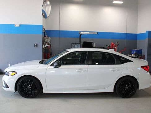 Used 2023 Honda Civic Sport image 10