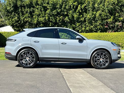 New 2026 Porsche Cayenne image 9