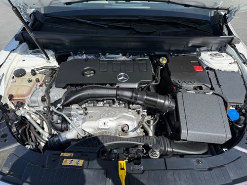 Used 2021 Mercedes-Benz GLB 250 image 21