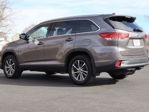 Used 2019 Toyota Highlander XLE image 7