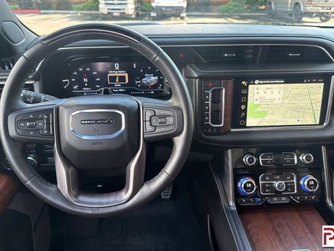 Used 2024 GMC Yukon Denali Ultimate AWD/4WD image 16