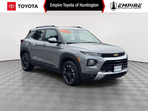 Used 2023 Chevrolet TrailBlazer LT AWD/4WD image 1