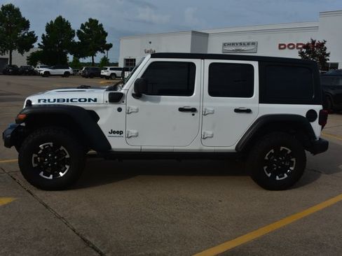 Used 2024 Jeep Wrangler Unlimited Rubicon 4xe w/ Technology Group AWD/4WD image 9