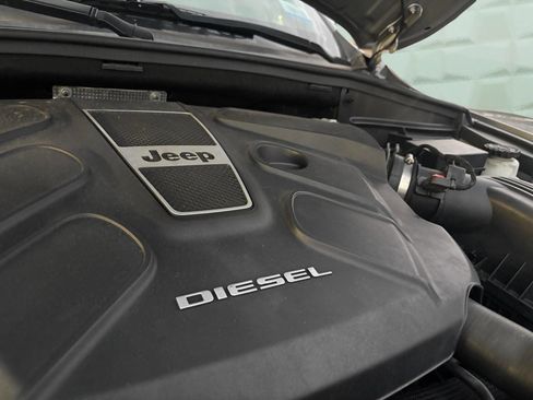 Used 2015 Jeep Grand Cherokee Limited w/ Luxury Group II image 43