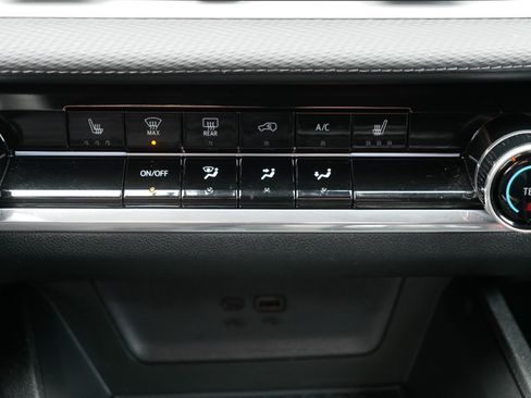 Used 2025 Chevrolet Equinox LT w/ Safety and Technology Package image 23